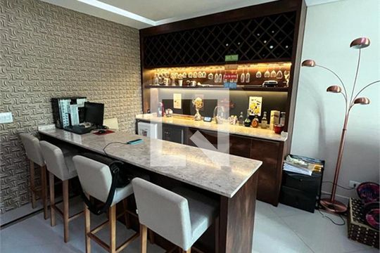 Casa à venda com 3 quartos, 220m² em Vila Mangalot, São Paulo