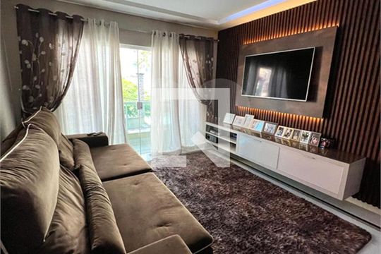 Casa à venda com 3 quartos, 220m² em Vila Mangalot, São Paulo