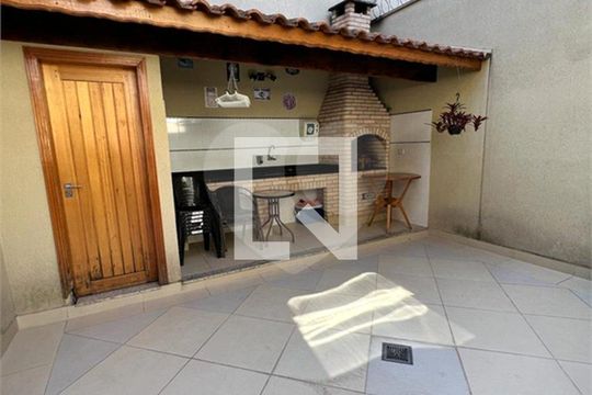 Casa à venda com 3 quartos, 220m² em Vila Mangalot, São Paulo
