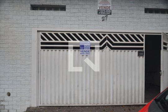 Placa de casa à venda com 4 quartos, 340m² em Vila Bela Vista, Santo André