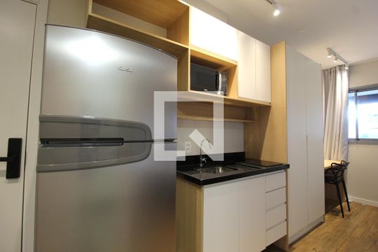 Cozinha de kitnet/studio para alugar com 1 quarto, 24m² em Vila Olímpia, São Paulo