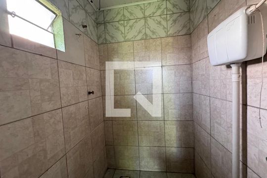 Banheiro de apartamento para alugar com 2 quartos, 70m² em Scharlau, São Leopoldo
