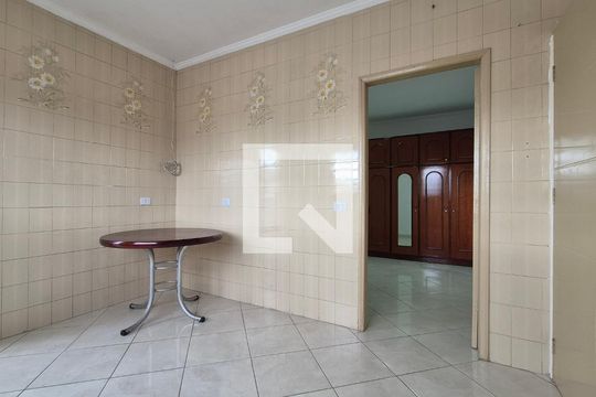 Cozinha de casa para alugar com 2 quartos, 52m² em Jardim do Estádio, Santo André
