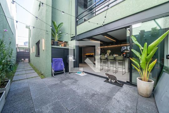 Área Externa - Quintal de casa à venda com 4 quartos, 205m² em Vila Cordeiro, São Paulo