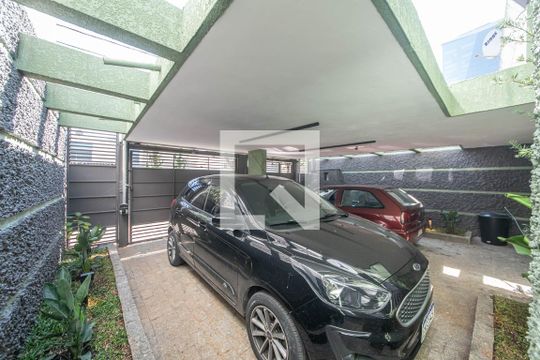 Garagem de casa à venda com 4 quartos, 205m² em Vila Cordeiro, São Paulo