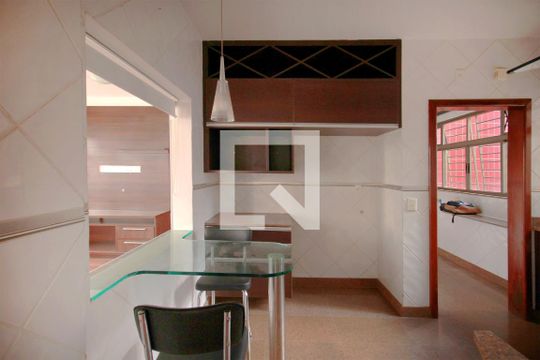 Cozinha de apartamento para alugar com 3 quartos, 115m² em Funcionários, Belo Horizonte