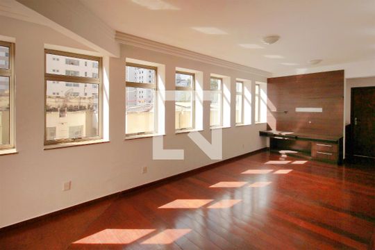 Apartamento para alugar com 3 quartos, 115m² em Funcionários, Belo Horizonte