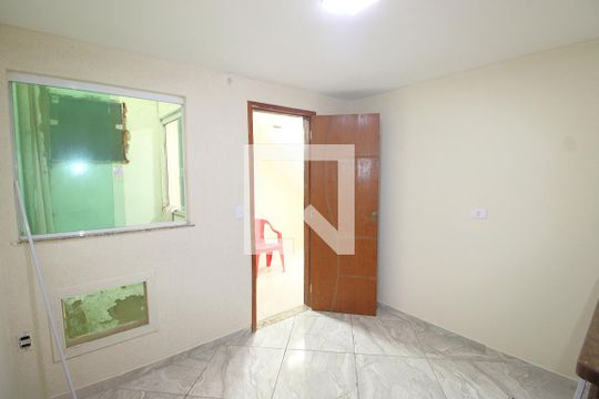 Quarto 2 de casa para alugar com 2 quartos, 100m² em Vila Valqueire, Rio de Janeiro
