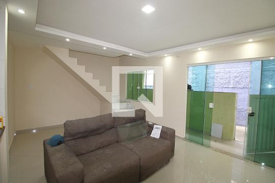 Casa para alugar com 2 quartos, 100m² em Vila Valqueire, Rio de Janeiro