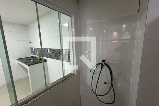Área de Serviço de casa para alugar com 2 quartos, 100m² em Vila Valqueire, Rio de Janeiro