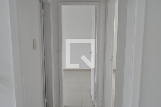 Corredor  de apartamento à venda com 2 quartos, 81m² em Sampaio, Rio de Janeiro