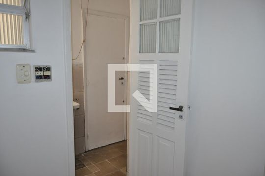 Quarto de Serviço de apartamento à venda com 2 quartos, 81m² em Sampaio, Rio de Janeiro