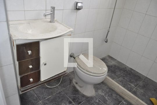 Banheiro de apartamento à venda com 2 quartos, 81m² em Sampaio, Rio de Janeiro