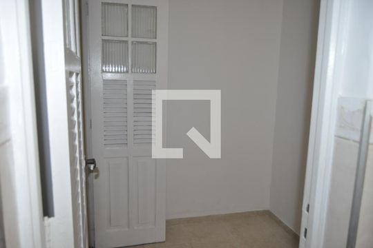 Quarto de Serviço de apartamento à venda com 2 quartos, 81m² em Sampaio, Rio de Janeiro