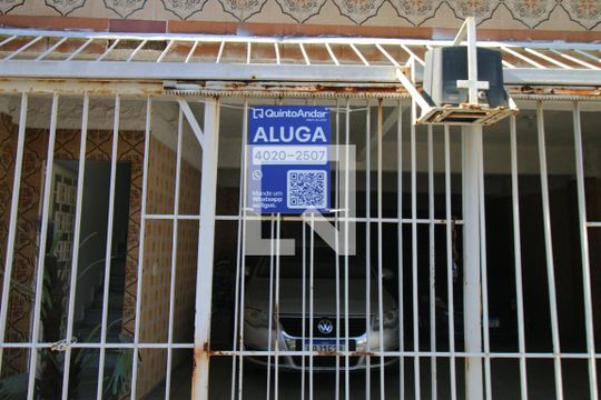 Placa de casa para alugar com 4 quartos, 480m² em Olaria, Rio de Janeiro