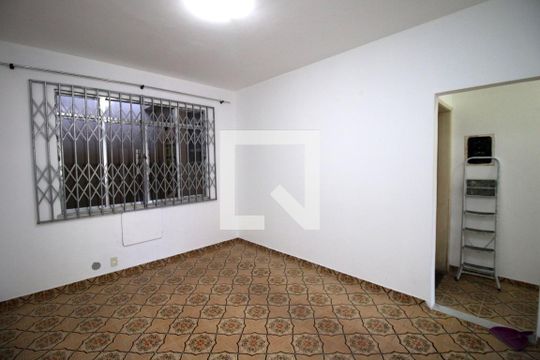 Sala 1º piso de casa para alugar com 4 quartos, 480m² em Olaria, Rio de Janeiro