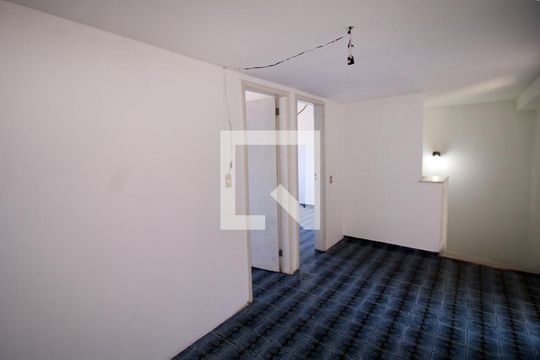 Sala 2º piso de casa para alugar com 4 quartos, 480m² em Olaria, Rio de Janeiro