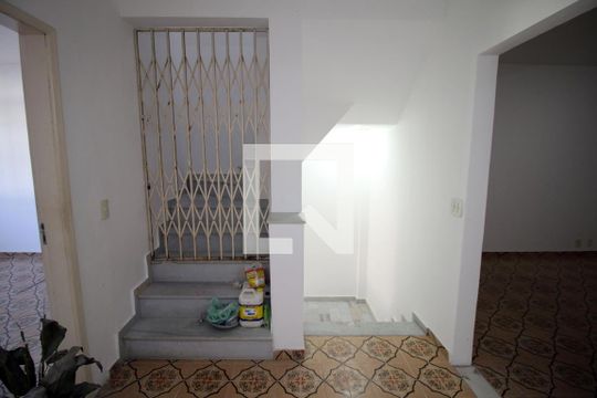 Ante sala de casa para alugar com 4 quartos, 480m² em Olaria, Rio de Janeiro
