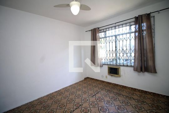 Quarto 1 de casa para alugar com 4 quartos, 480m² em Olaria, Rio de Janeiro