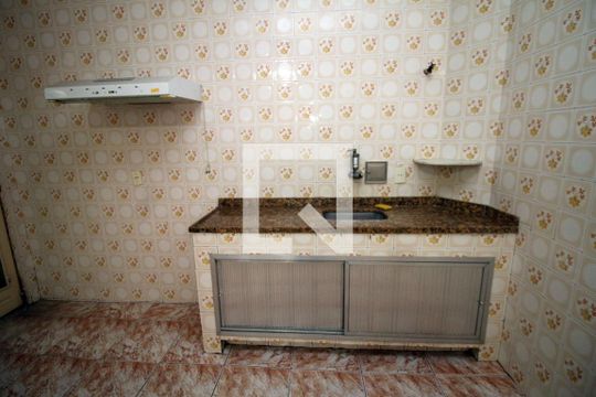Cozinha de casa para alugar com 4 quartos, 480m² em Olaria, Rio de Janeiro