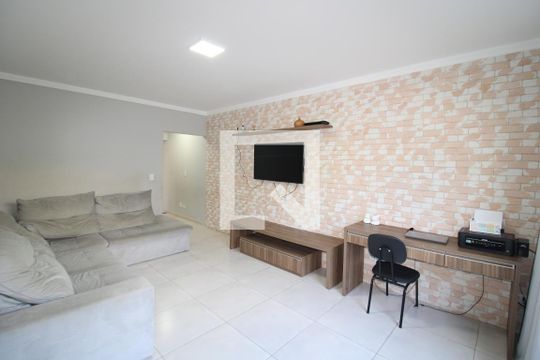 Casa à venda com 3 quartos, 181m² em Jardim Centenario, São Paulo