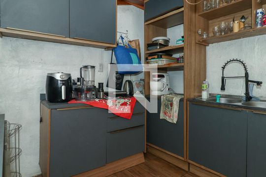 Cozinha de apartamento à venda com 2 quartos, 70m² em Passo D’areia, Porto Alegre