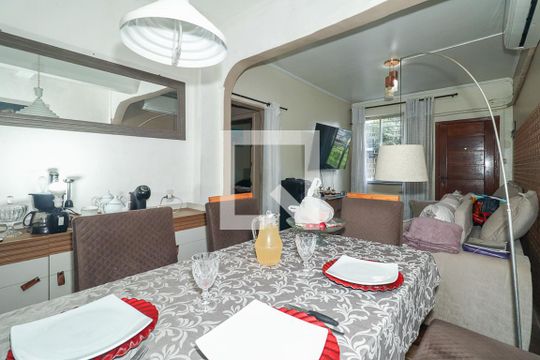 Sala de apartamento à venda com 2 quartos, 70m² em Passo D’areia, Porto Alegre