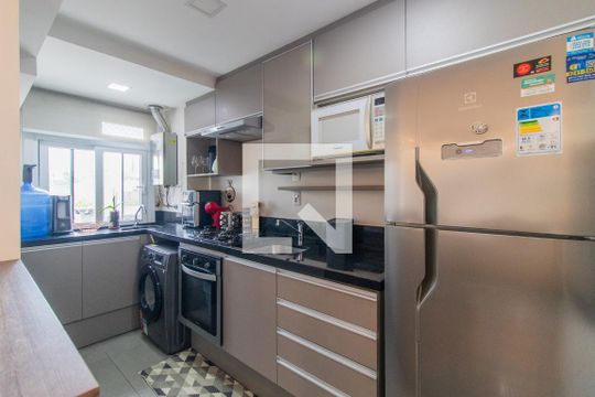 Cozinha de apartamento à venda com 3 quartos, 72m² em Glória, Porto Alegre