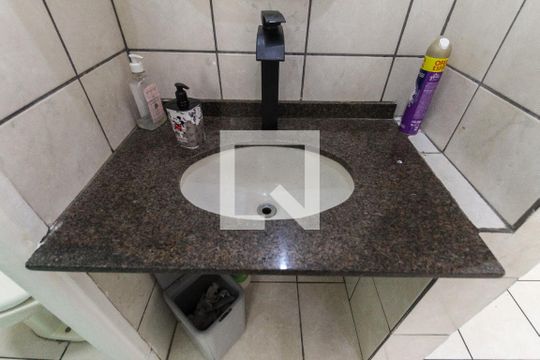 Banheiro de casa para alugar com 3 quartos, 162m² em Conjunto Residencial José Bonifácio, São Paulo