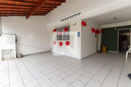 Area comum de casa para alugar com 3 quartos, 162m² em Conjunto Residencial José Bonifácio, São Paulo