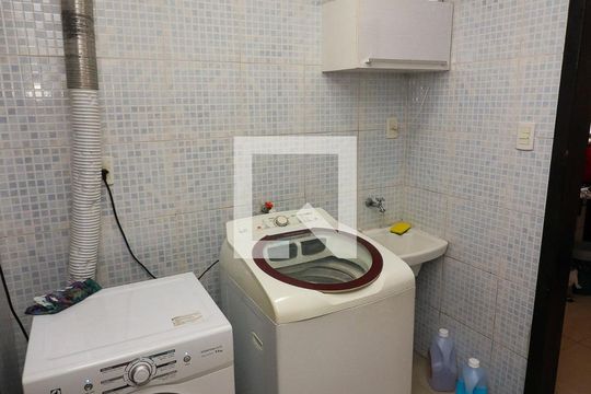 Área de Serviço de casa à venda com 6 quartos, 440m² em Cristal, Porto Alegre