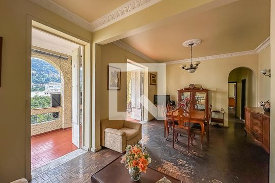 Sala de casa para alugar com 2 quartos, 172m² em Laranjeiras, Rio de Janeiro