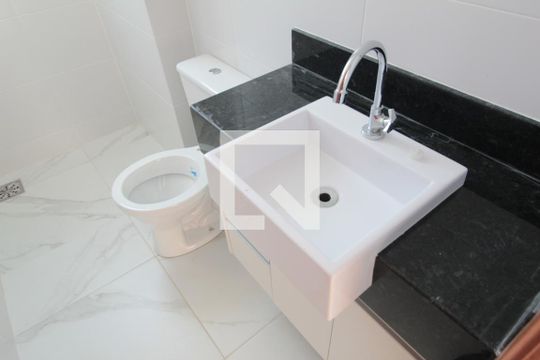 Banheiro Social de apartamento para alugar com 2 quartos, 60m² em Santa Branca, Belo Horizonte