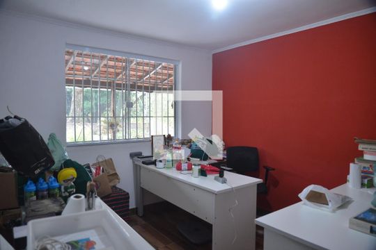 Quarto 2 de casa à venda com 5 quartos, 340m² em Vila Camilópolis, Santo André
