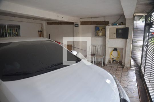 Garagem de casa à venda com 5 quartos, 340m² em Vila Camilópolis, Santo André