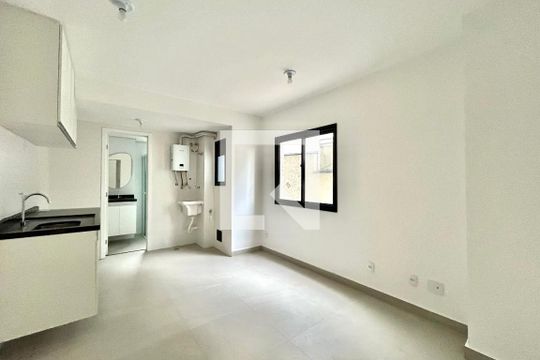 Sala de apartamento para alugar com 1 quarto, 30m² em Jardim Oriental, São Paulo