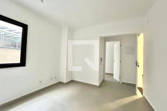 Sala de apartamento para alugar com 1 quarto, 30m² em Jardim Oriental, São Paulo