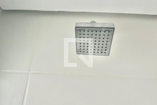 Banheiro de apartamento para alugar com 1 quarto, 30m² em Jardim Oriental, São Paulo