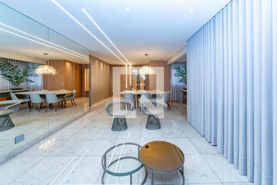 Apartamento para alugar com 4 quartos, 140m² em Belvedere, Belo Horizonte