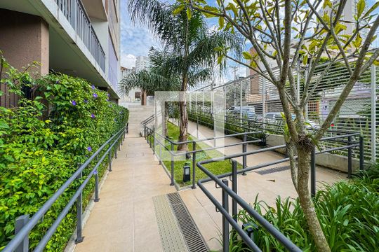 Entrada de apartamento para alugar com 1 quarto, 27m² em Jardim da Gloria, São Paulo