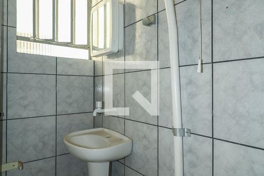 Casa 2 - Banheiro de casa à venda com 3 quartos, 150m² em Sarandi, Porto Alegre