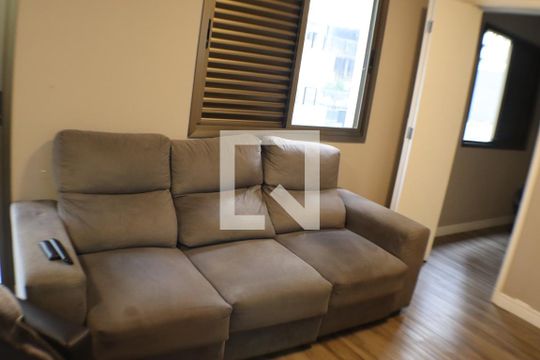 Sala de apartamento para alugar com 1 quarto, 70m² em Alphaville Industrial, Barueri