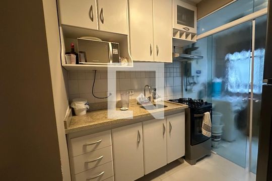 Cozinha de apartamento à venda com 1 quarto, 70m² em Alphaville Industrial, Barueri