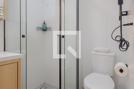 Banheiro de kitnet/studio à venda com 1 quarto, 27m² em Cerqueira César, São Paulo