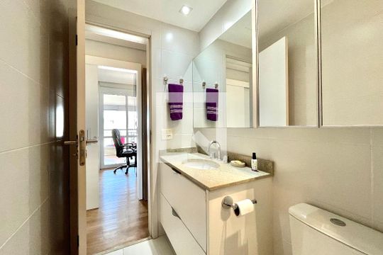Banheiro de apartamento para alugar com 3 quartos, 97m² em Chácara Inglesa, São Paulo