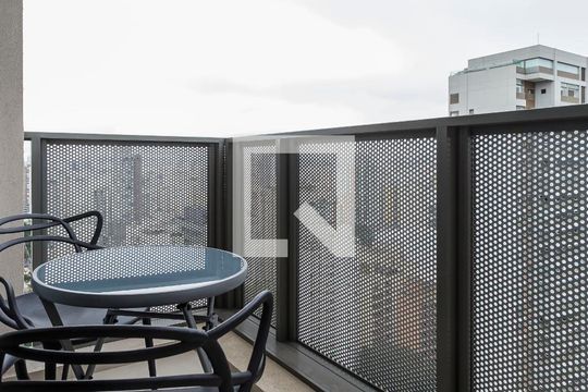 Varanda de kitnet/studio à venda com 1 quarto, 31m² em Indianópolis, São Paulo