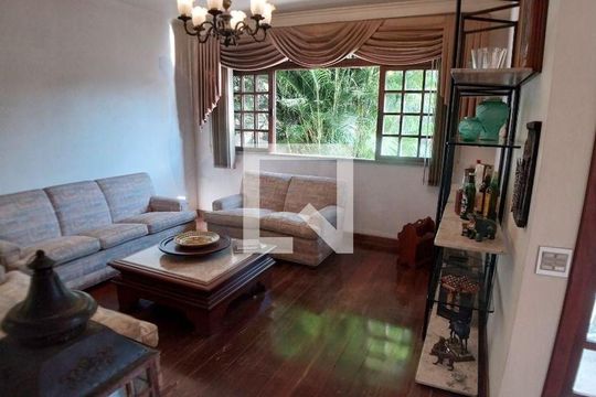 Casa à venda com 4 quartos, 244m² em Icaraí, Niterói