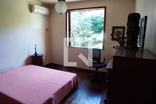 Casa à venda com 4 quartos, 244m² em Icaraí, Niterói