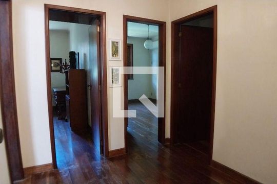 Casa à venda com 4 quartos, 244m² em Icaraí, Niterói