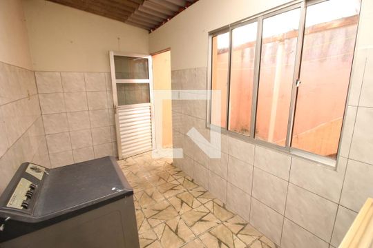 Área de Serviço de casa à venda com 3 quartos, 235m² em Veloso, Osasco